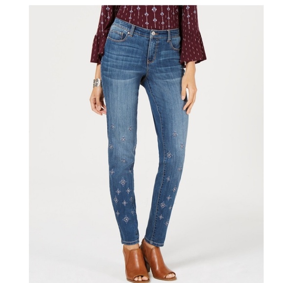 Style & Co Denim - STYLE & CO Embroidered Skinny Jeans Style & Co Denim - STYLE & CO Embroidered Skinny Jeans